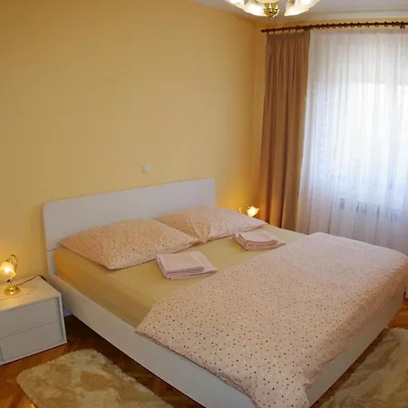 House Sandi, Village * Jursici