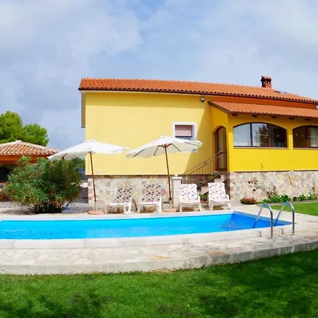 Holiday home House Sandi, Village